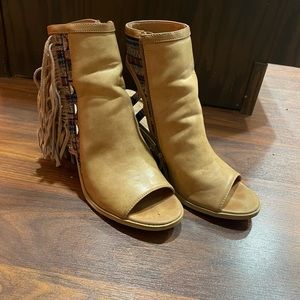 Tan leather, Aztec print heeled open toed